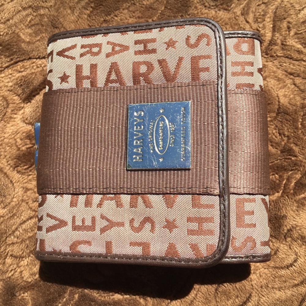Harveys seatbelt bag wallet